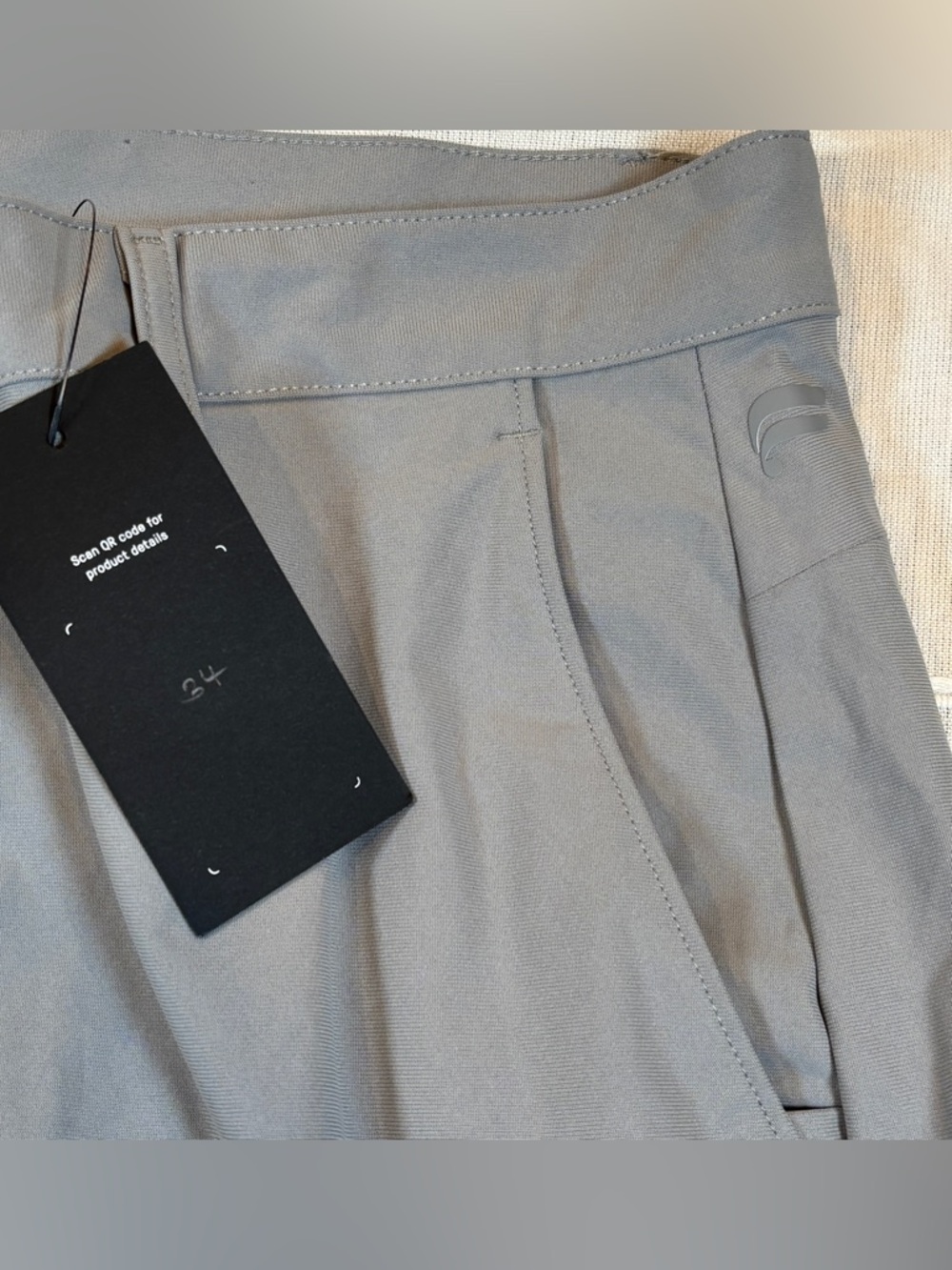 NWT Fabletics Men's Gray The Only Short Size 34 Athletic Gym Golf Stretch - Picture 6 of 9